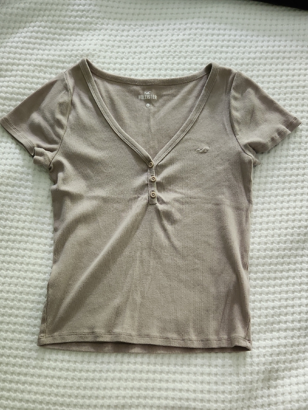Hollister Women's Taupe Short Sleeve V-Neck Henley